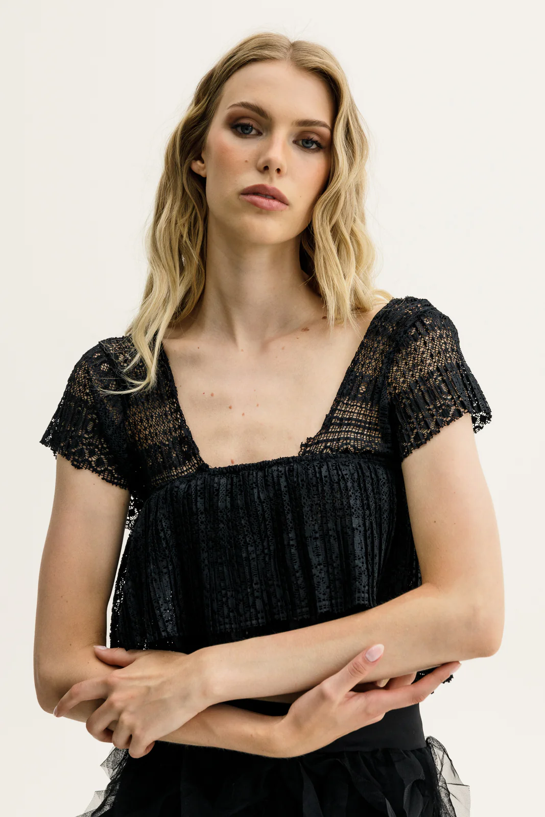 Ahanu Ruffled Top Black