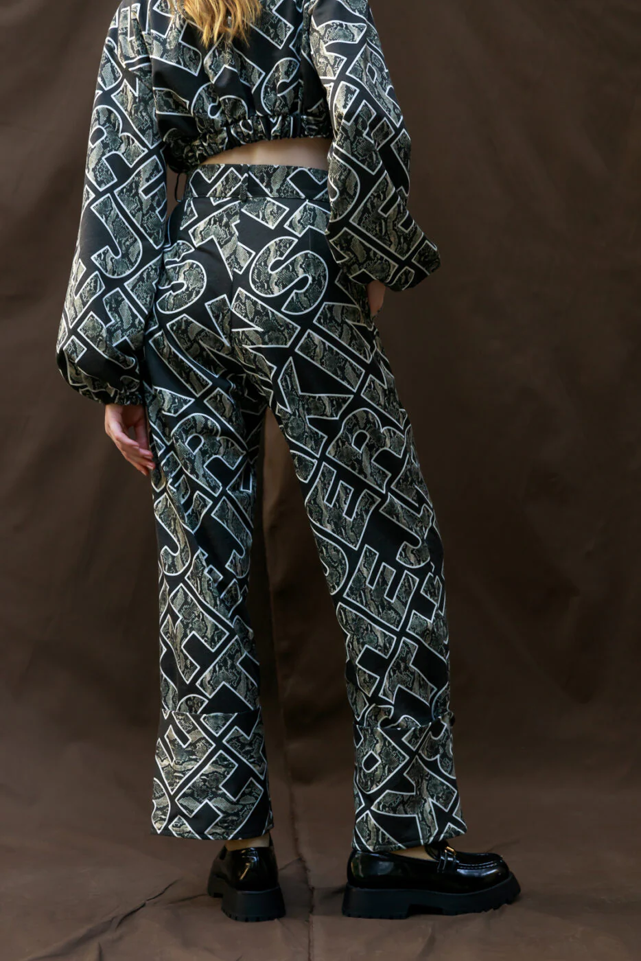 Chardon Logo Pants Printed Black - Image 4
