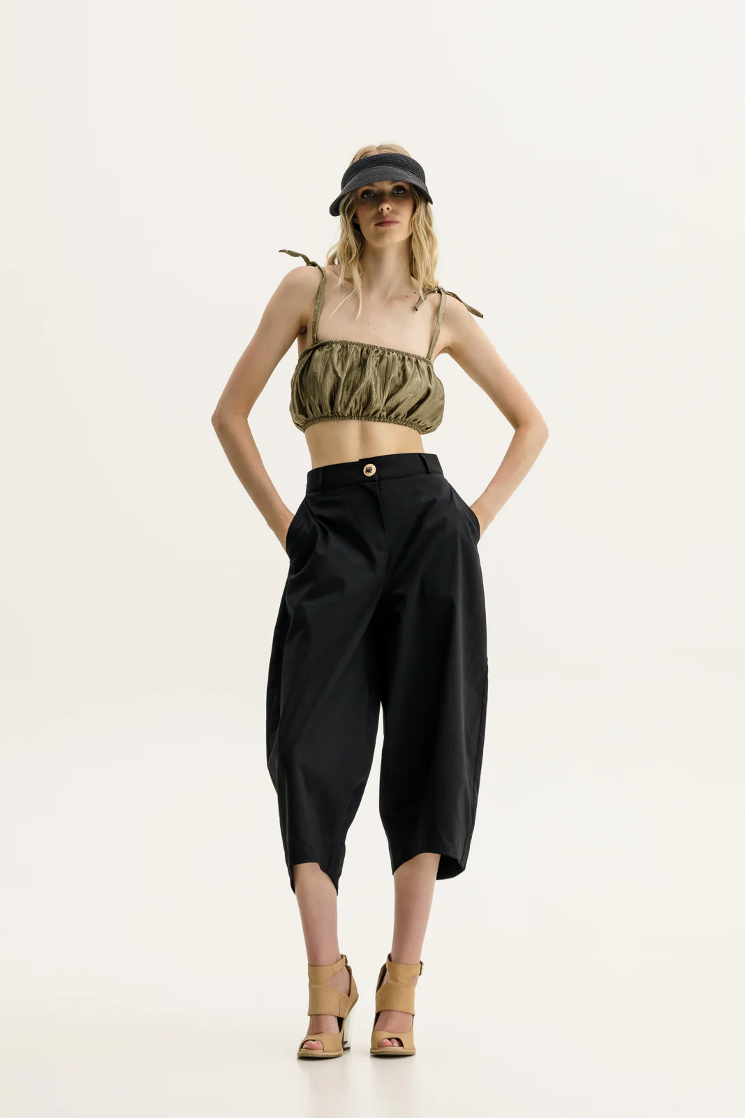 Chogan Cropped Pants Black - Image 2