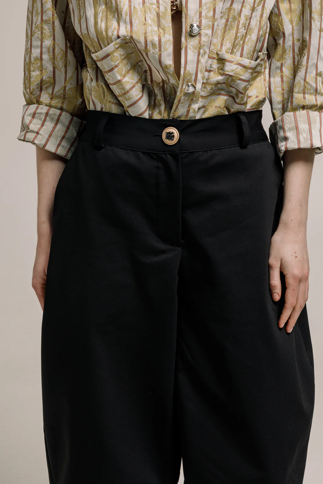 Chogan Cropped Pants Black - Image 3