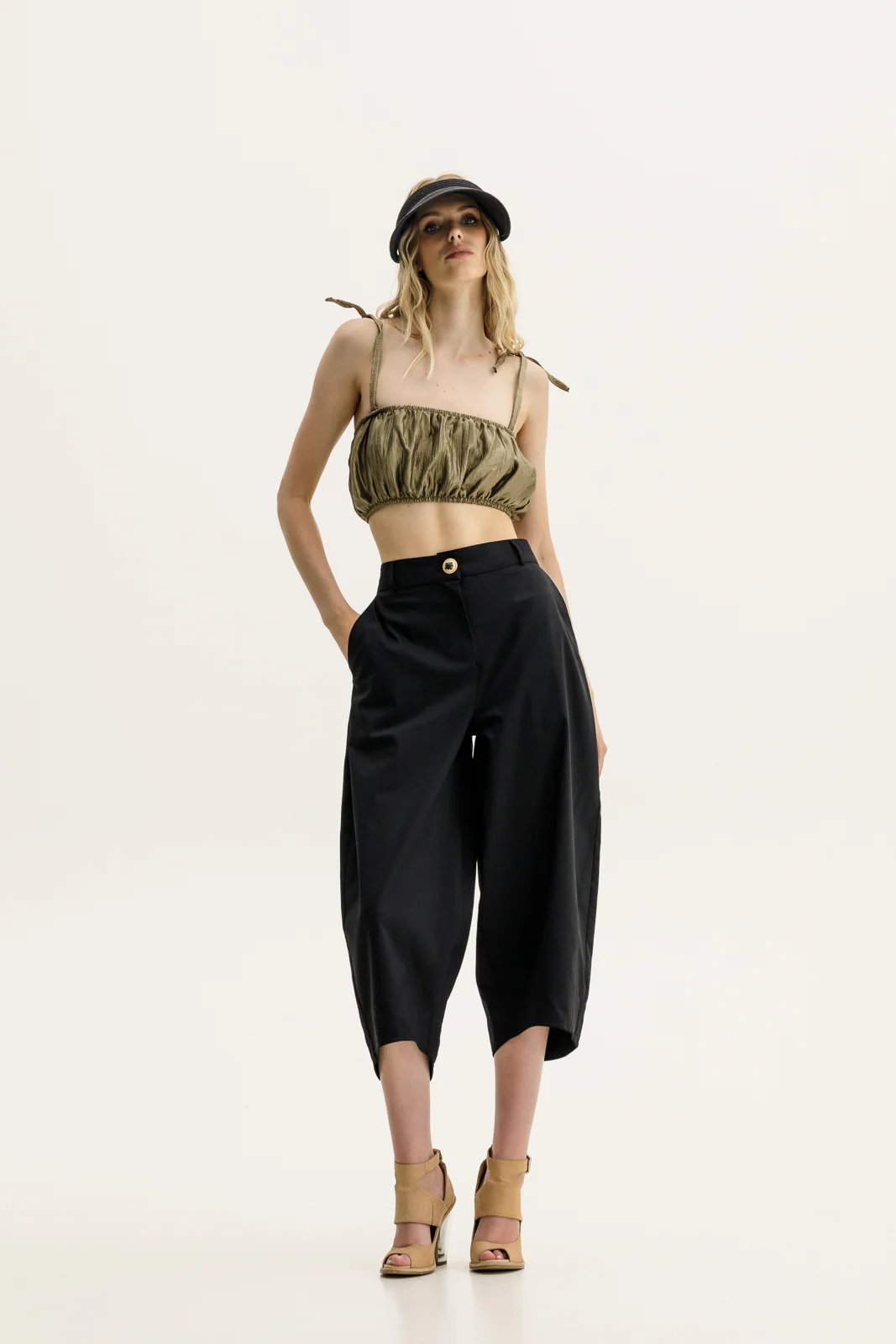 Chogan Cropped Pants Black - Image 4