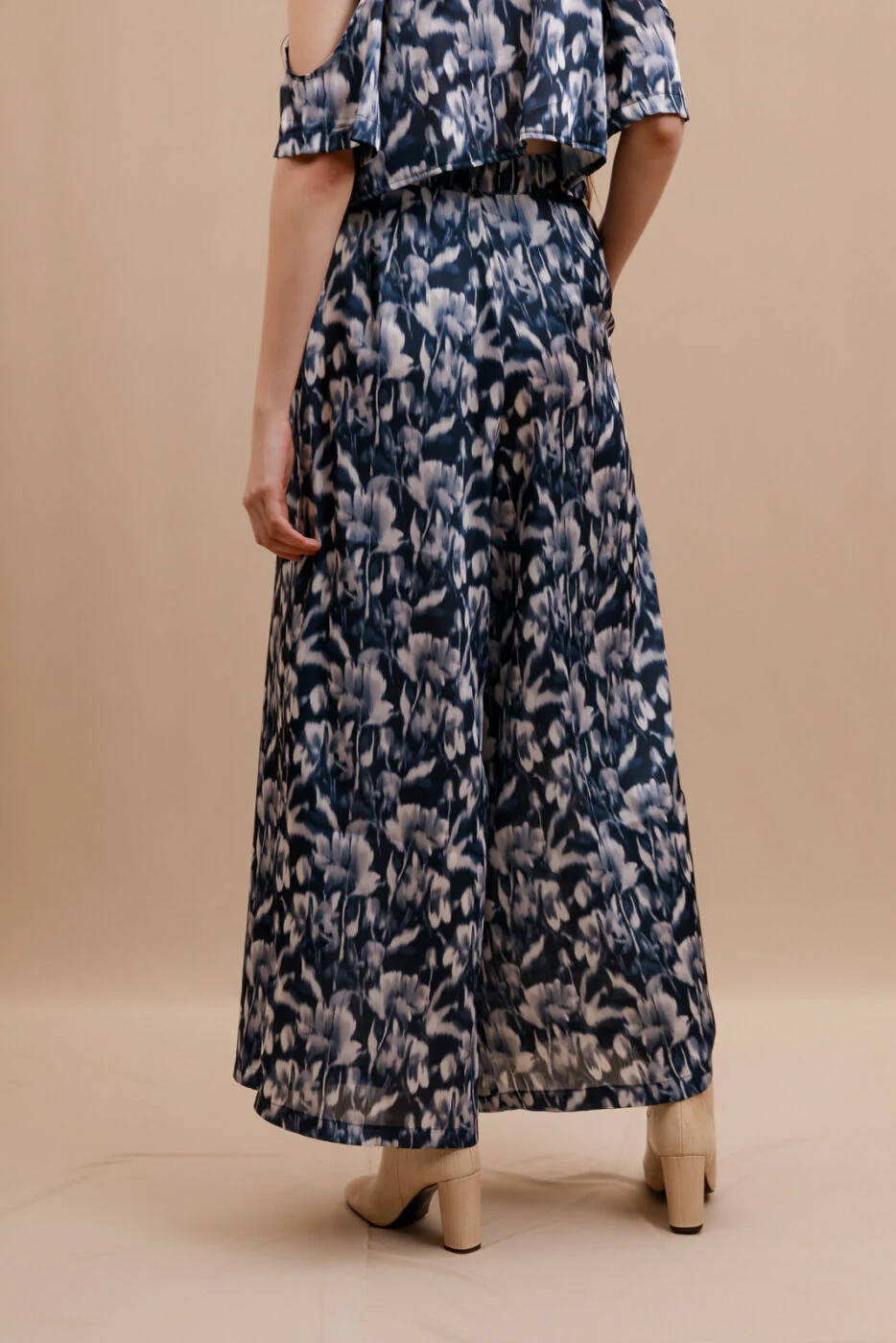 Hakan Pants Printed Blue - Image 4