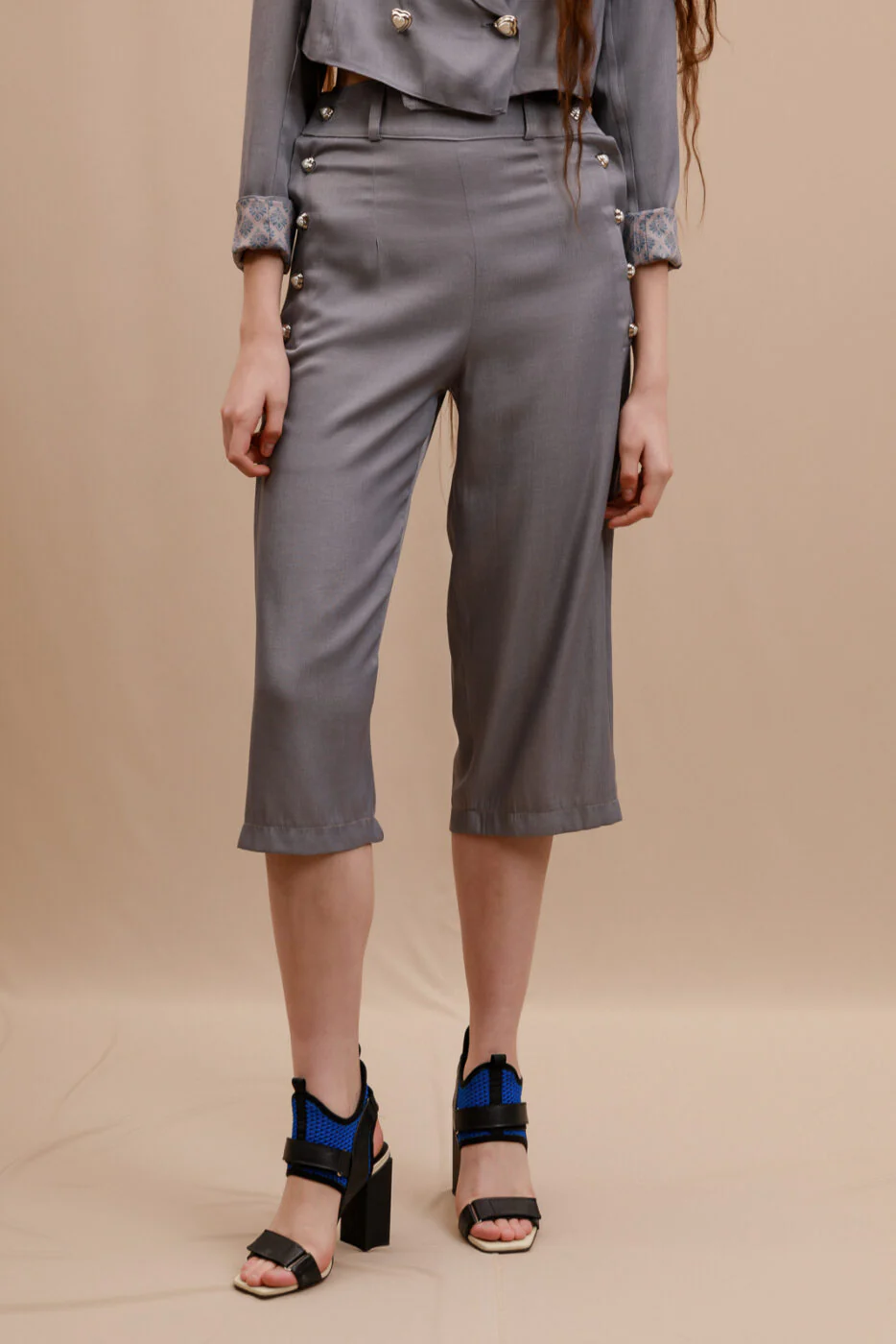 Hania Cropped Pants Grey - Image 3