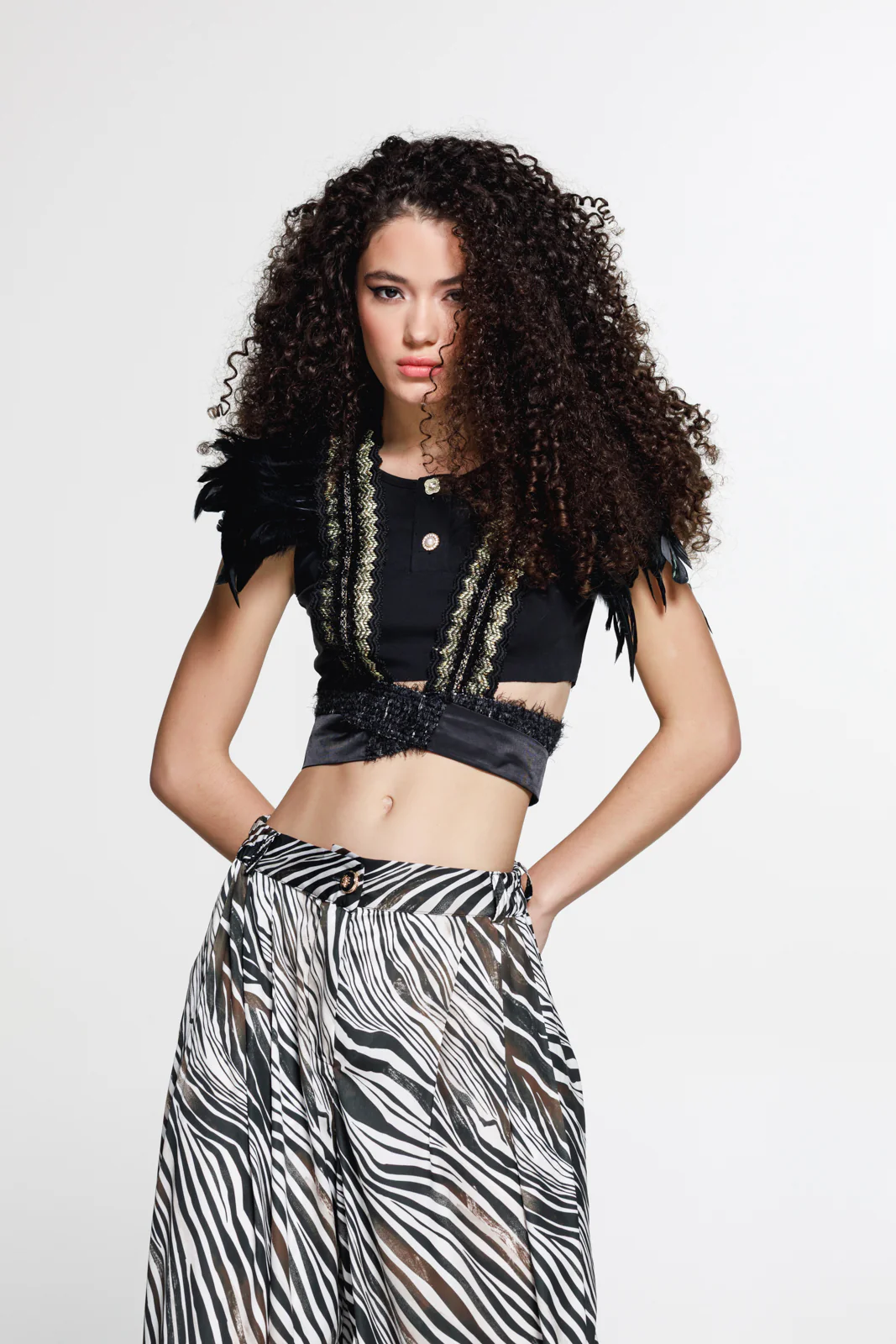 Kishil Feathered Vest Black - Image 8