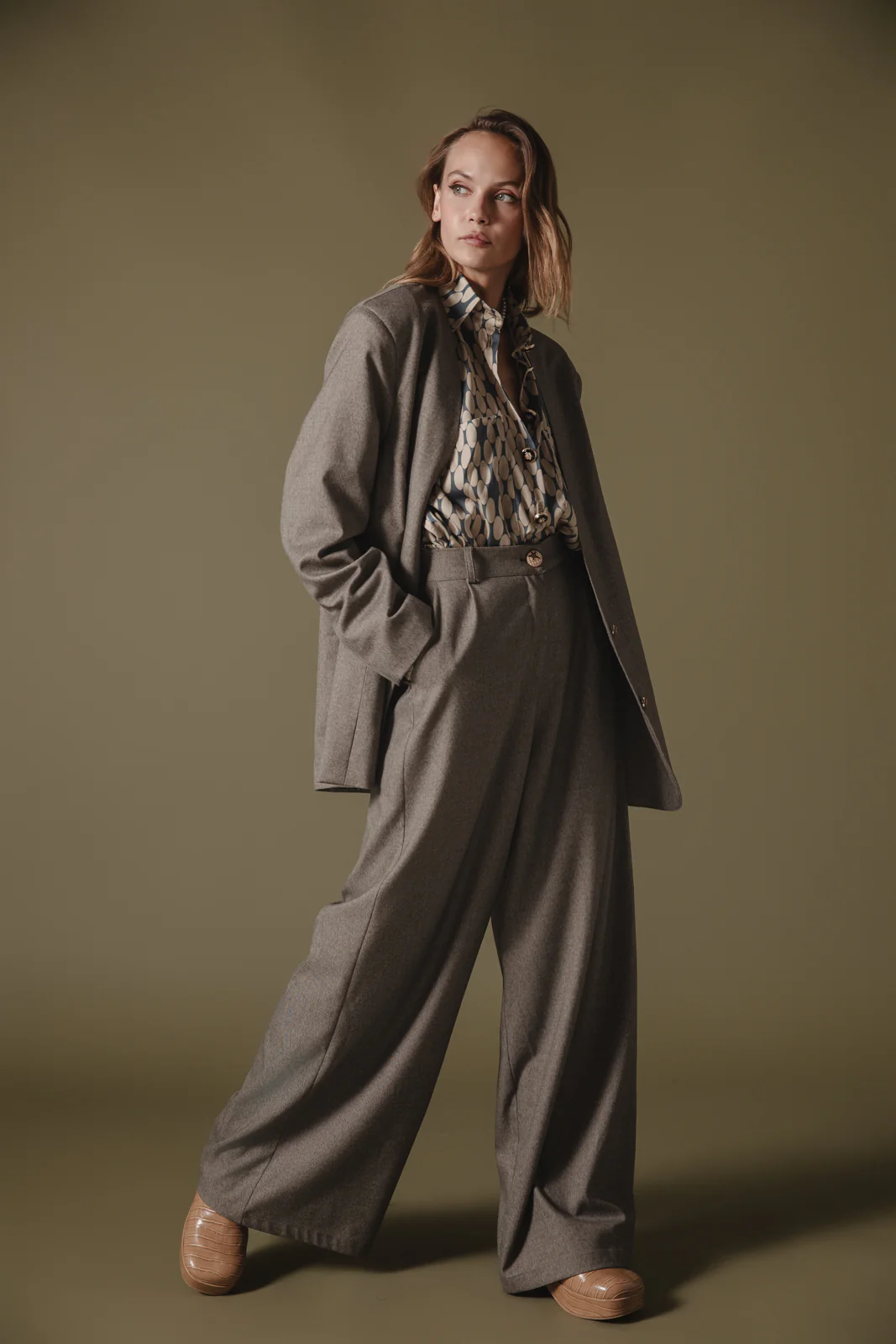 Utina Blazer Beige - Image 5