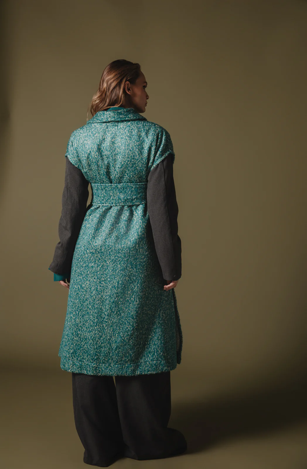 Zabana Sleeveless Coat Green - Image 3