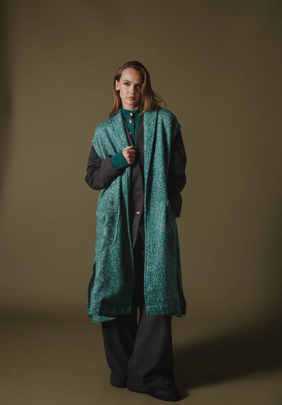 Zabana Sleeveless Coat Green - Image 5