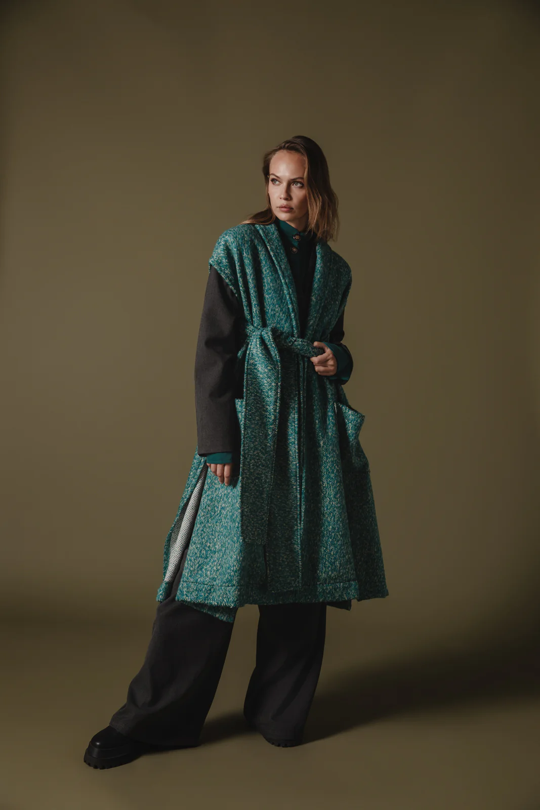 Zabana Sleeveless Coat Green - Image 6
