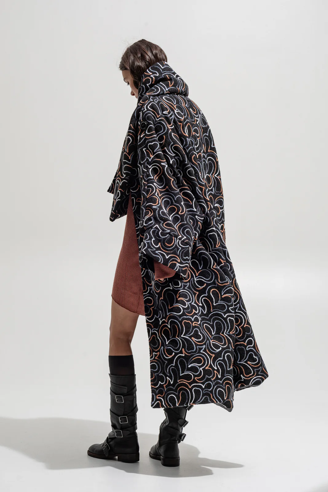 Uncas Coat Embroidered Charcoal - Image 6