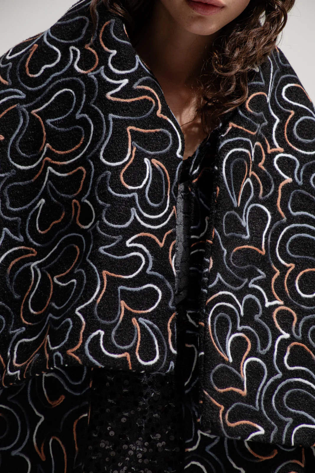 Uncas Coat Embroidered Charcoal - Image 8